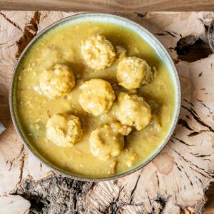 Albóndigas en salsa de almendras