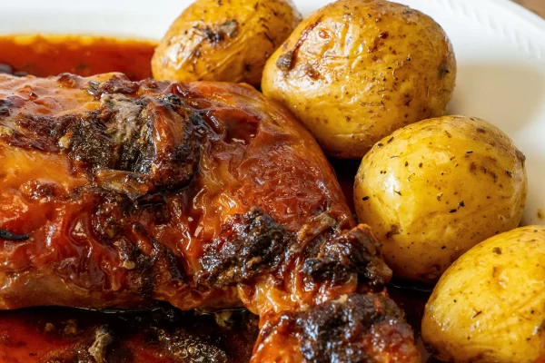 Pack Pierna de Cochinillo Lechal + Patatas Baby - Imagen 4