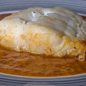 Bacalao con salsa de gambas